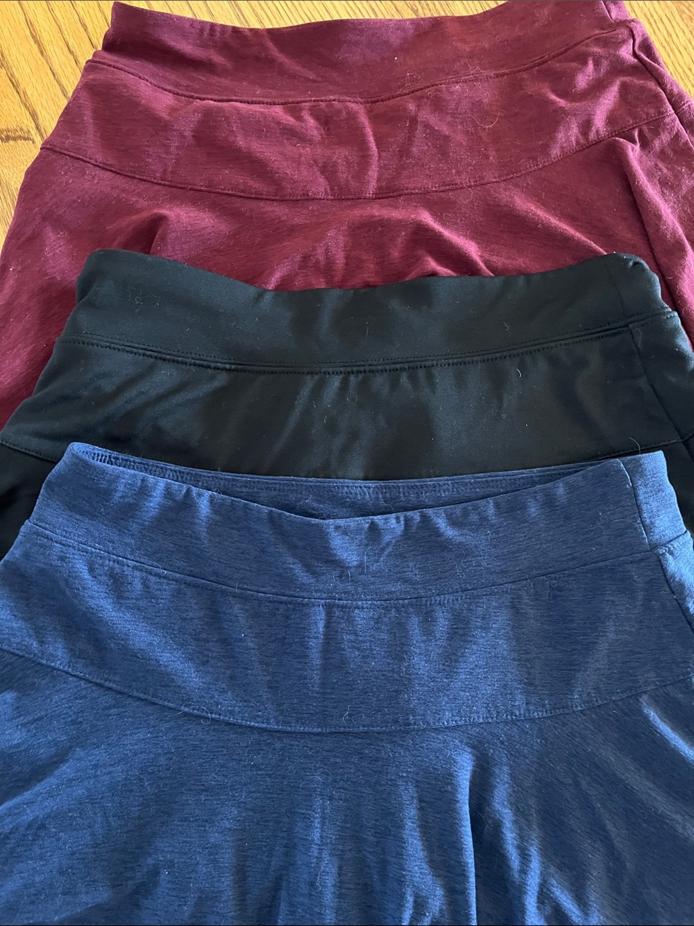 Old Navy Circle Skorts in Navy, Black & Burgundy - Picture 2 of 3